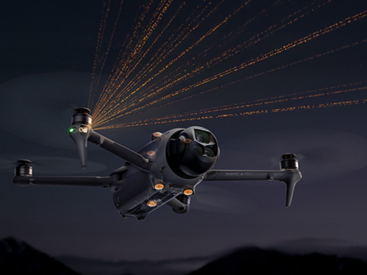 Dron DJI Mavic 4 Pro - Grafika lifestyle