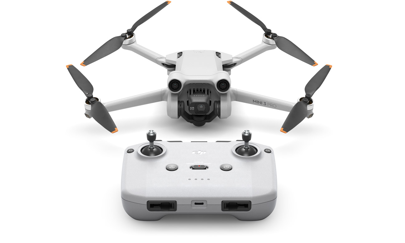 Dron DJI Mini 3 Pro z aparatur sterujc RC-N1 - Widok od przodu wraz z kontrolerem
