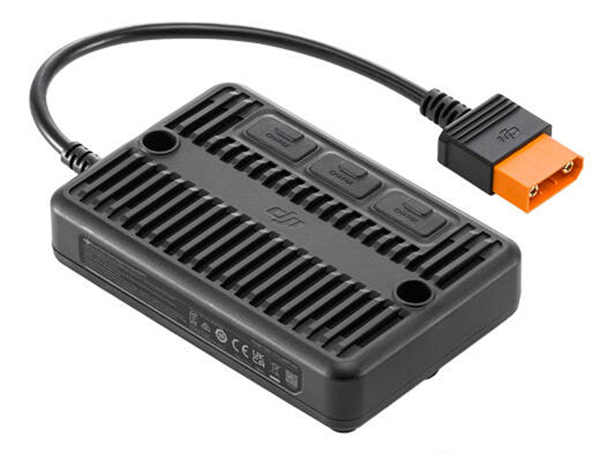 Adapter paneli słonecznych MPPT do stacji zasilania DJI Power - Widok od przodu pod kątem