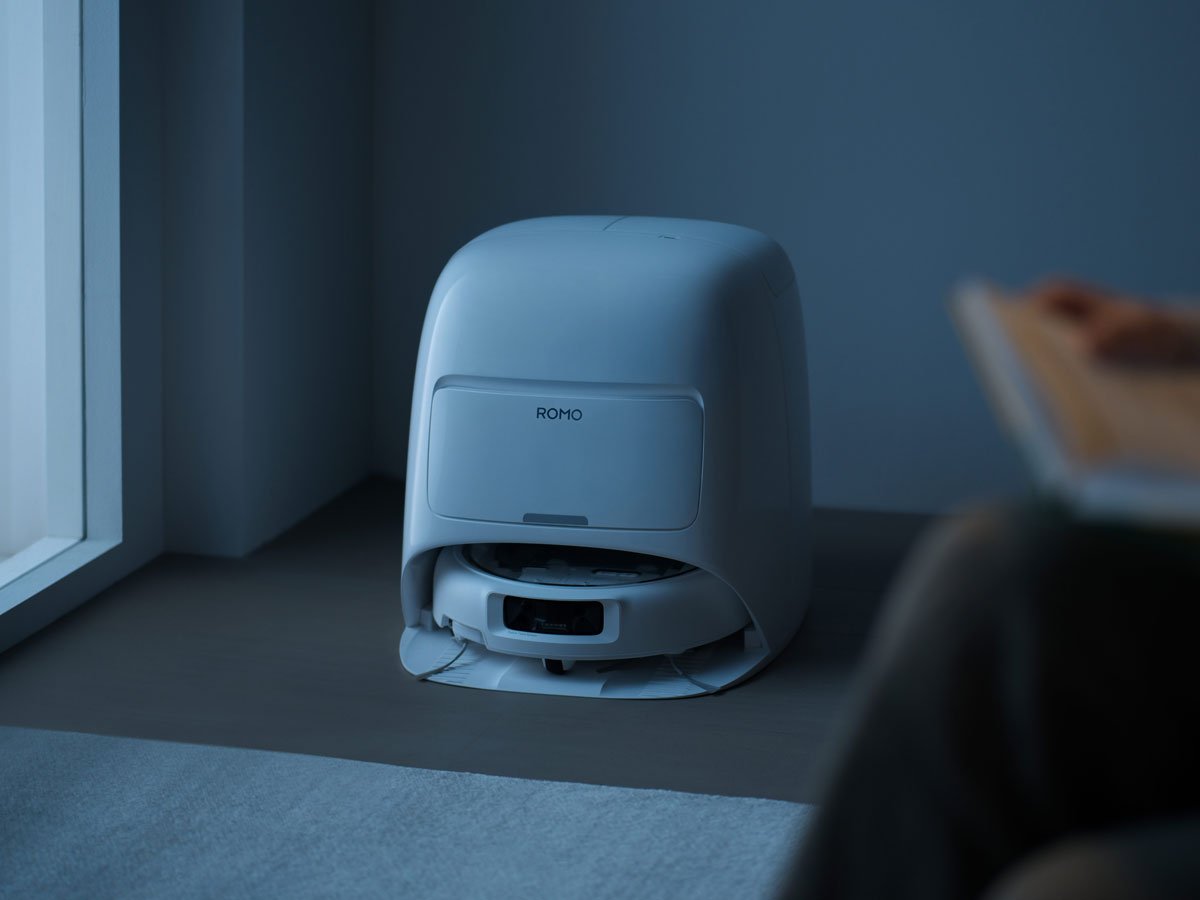 Robot sprzątający DJI ROMO A - Grafika lifestyle