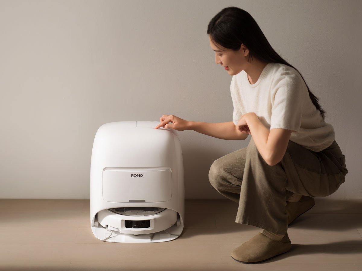 Robot sprzątający DJI ROMO A - Grafika lifestyle