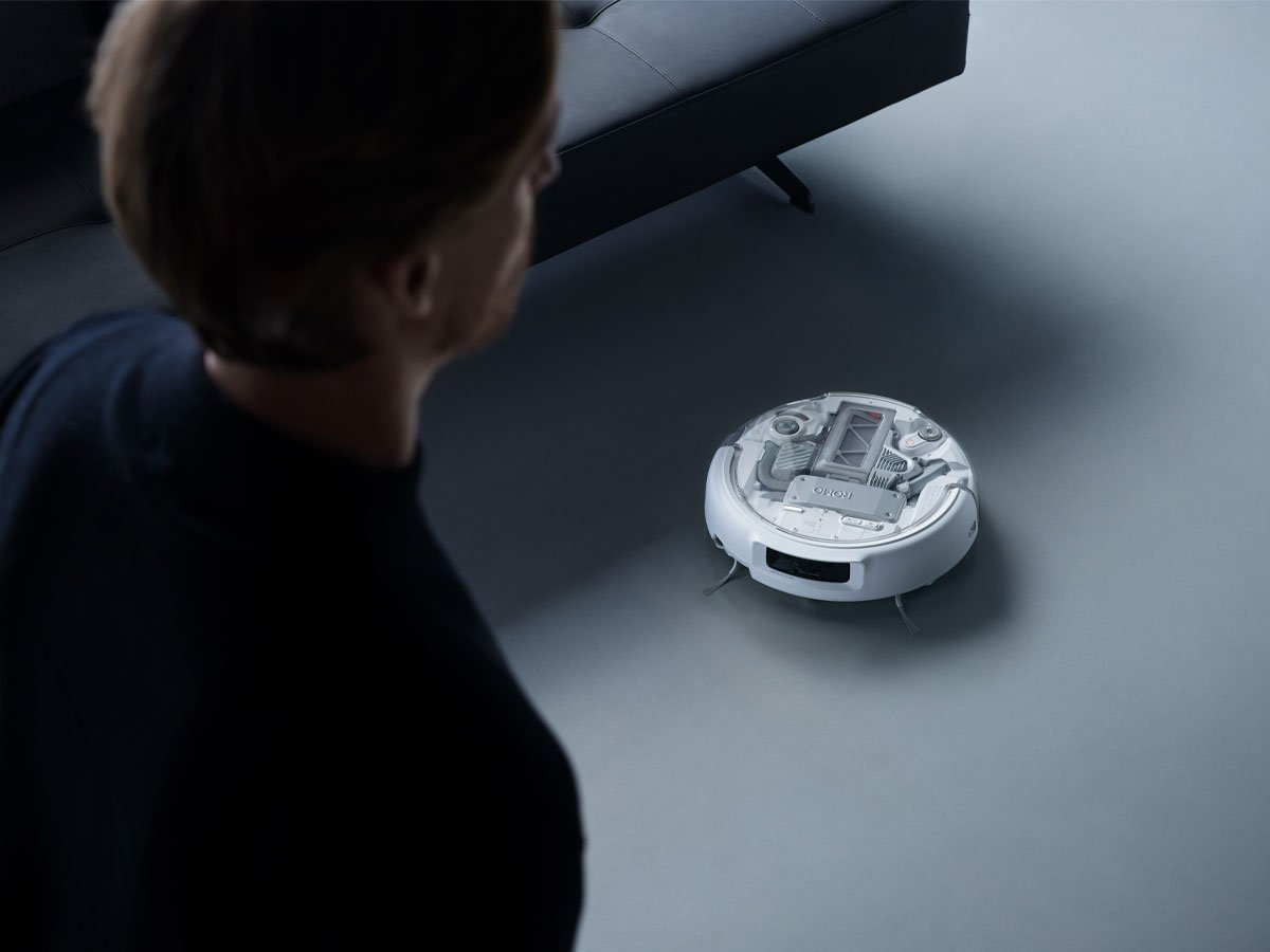 Robot sprzątający DJI ROMO P - Grafika lifestyle