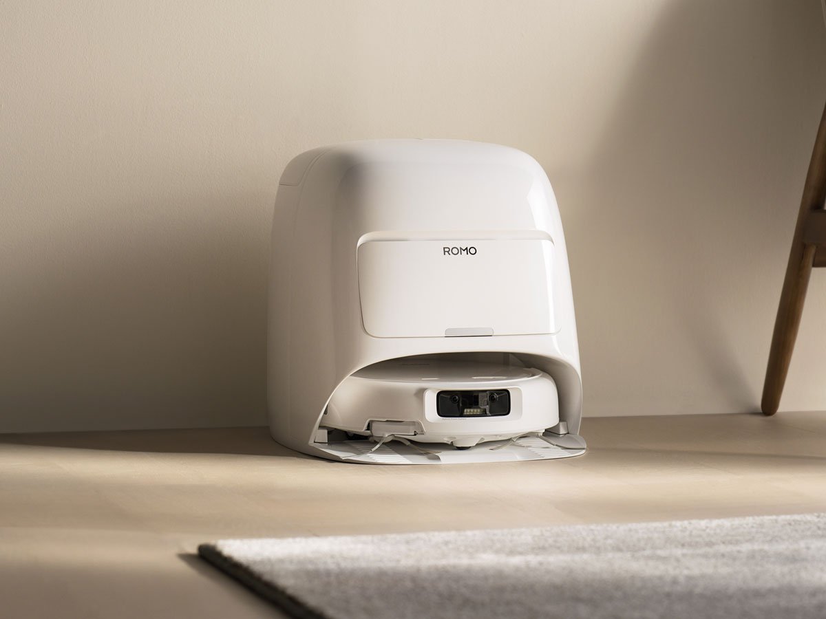 Robot sprzątający DJI ROMO S - Grafika lifestyle