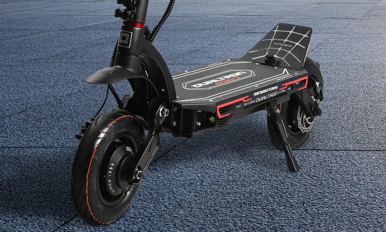 Hulajnoga elektryczna Dualtron Spider 2 - Grafika lifestyle