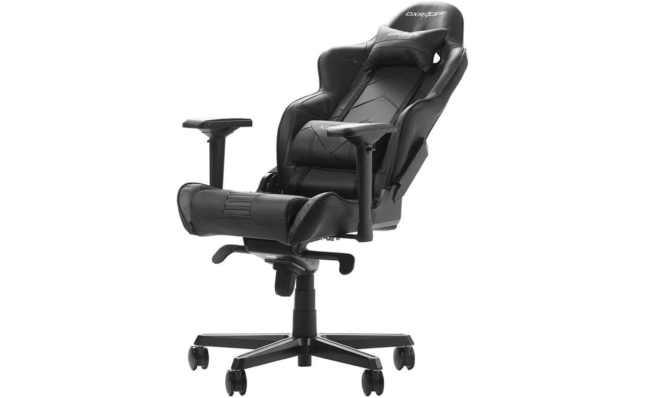 Fotel gamingowy DXRacer Racing Pro Czarny - Widok od przodu pod kątem z rozłożonym oparciem