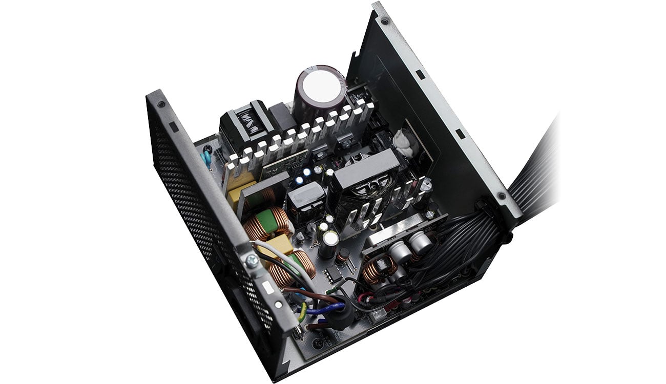 Deepcool PM750D wnętrze