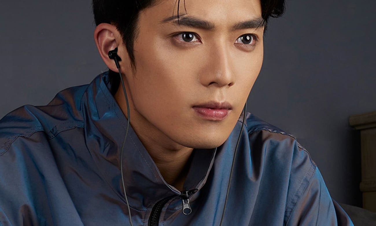 Słuchawki dokanałowe przewodowe Edifier HECATE GM260 Plus Czarne - Grafika lifestyle