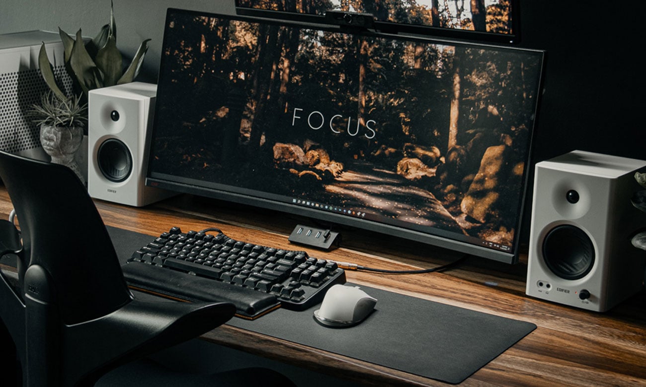 Edifier MR4 głośniki w studiu