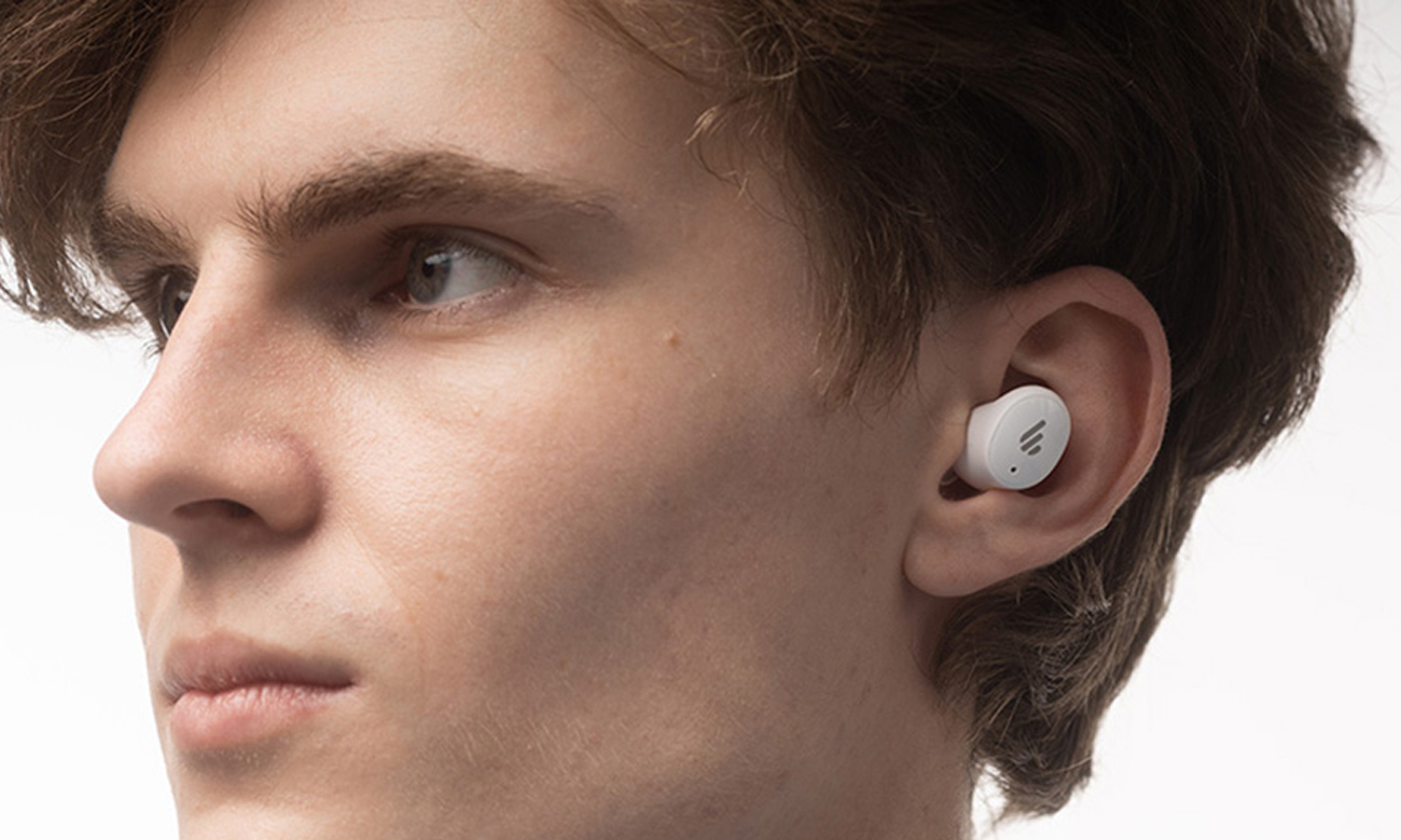Słuchawki bezprzewodowe Edifier TWS1 Pro 2 ANC Białe - Grafika lifestyle