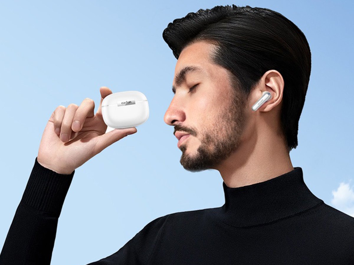 Słuchawki bezprzewodowe EarFun Air2 Białe - Grafika lifestyle