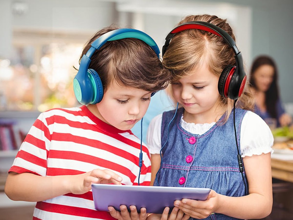Słuchawki nauszne EarFun Kids K1 - Grafika lifestyle