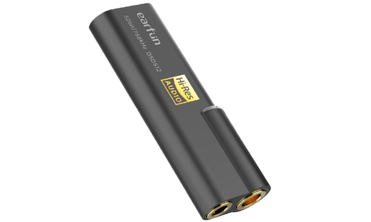 Wzmacniacz słuchawkowy USB-C EarFun UA100 Czarny - Widok od przodu pod kątem