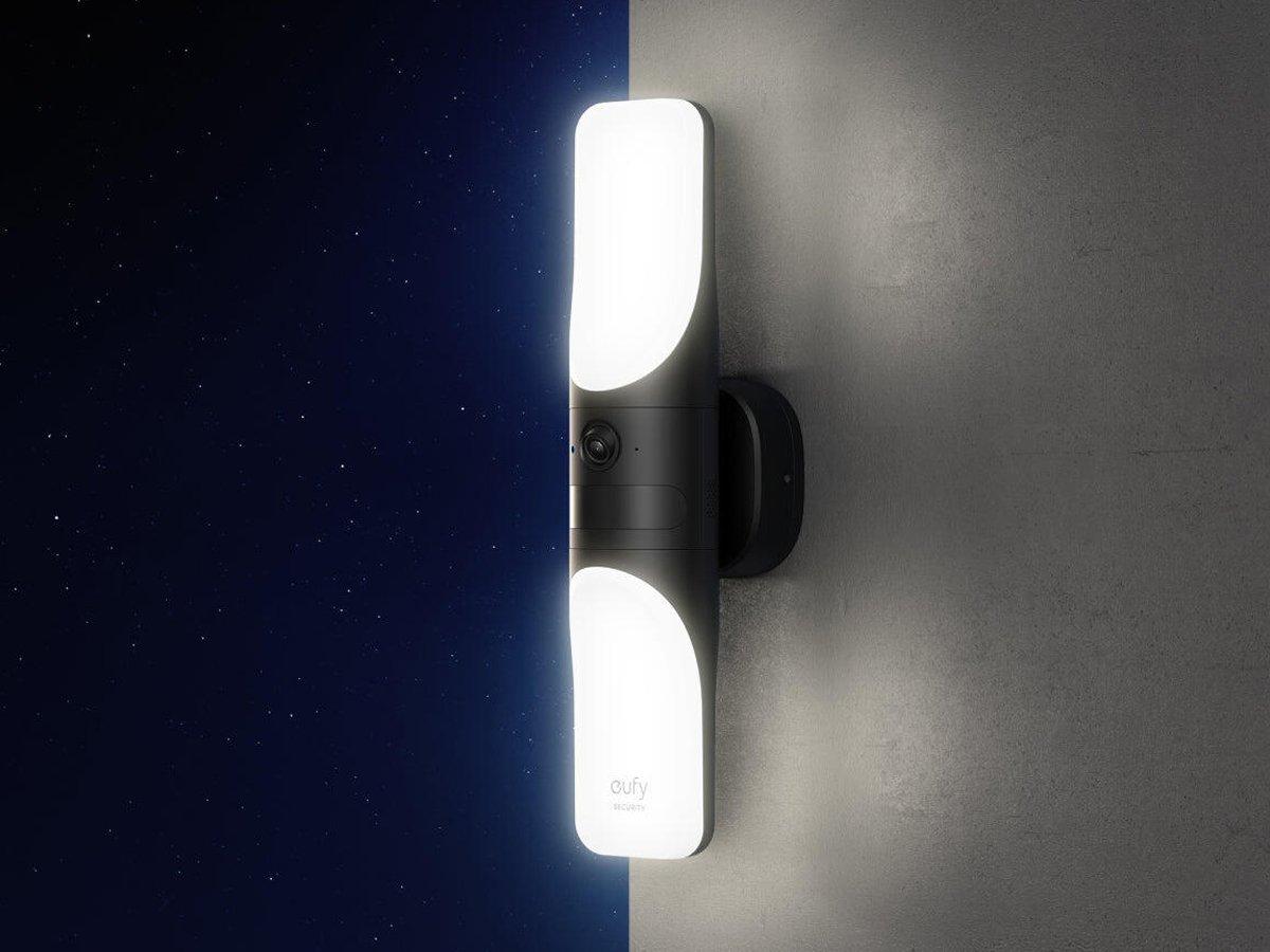 Eufy WIRED WALL LIGHT CAM S100 w nocy