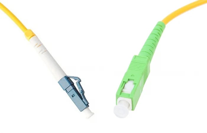 Extralink SC/APC-LC/UPC | Patchcord | Jednomodowy, Simplex, G652D, 3mm, 1m
