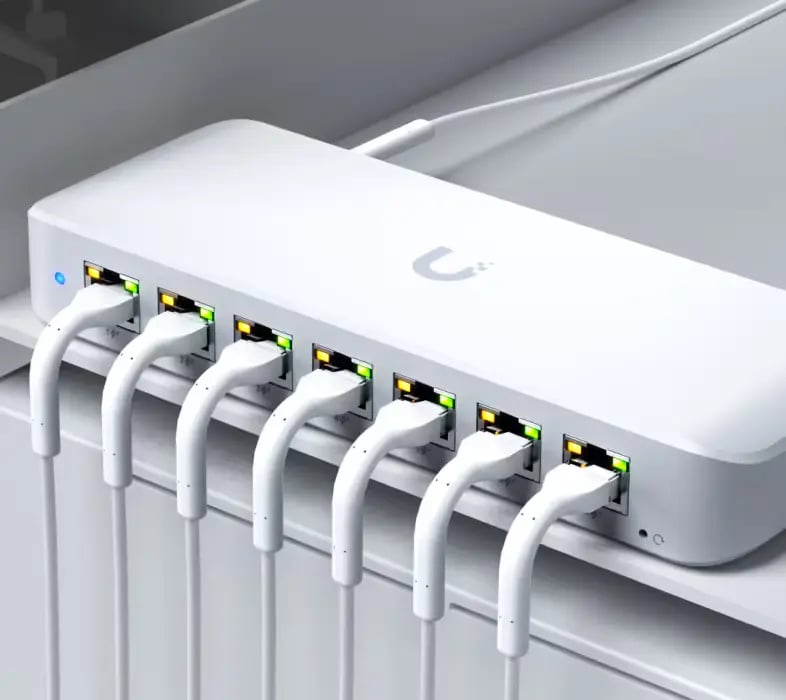 Ubiquiti USW-Ultra-210W-EU | Switch | 8x RJ45 1000Mb/s PoE+, Wejście PoE++, 210W, zasilacz w zestawie