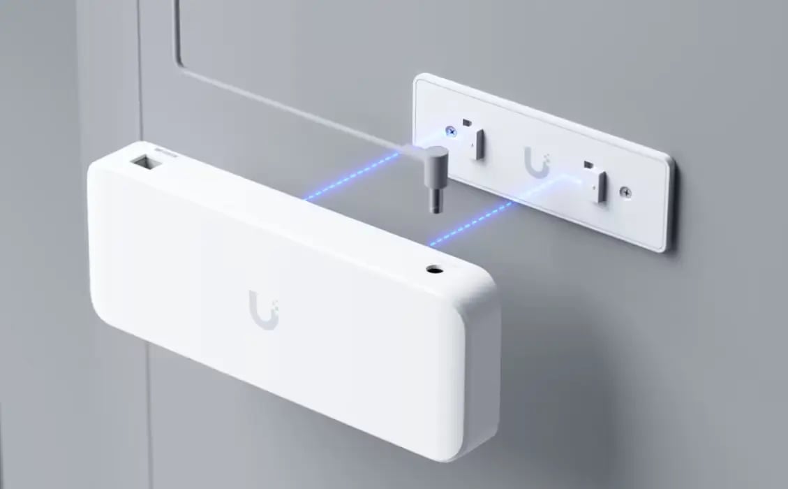 Ubiquiti USW-Ultra-210W-EU | Switch | 8x RJ45 1000Mb/s PoE+, Wejście PoE++, 210W, zasilacz w zestawie