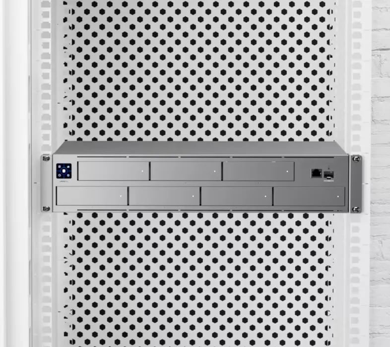 Ubiquiti UNAS-Pro | Serwer NAS | 2U, 7x HDD, 1x SFP+, 1x GbE RJ45