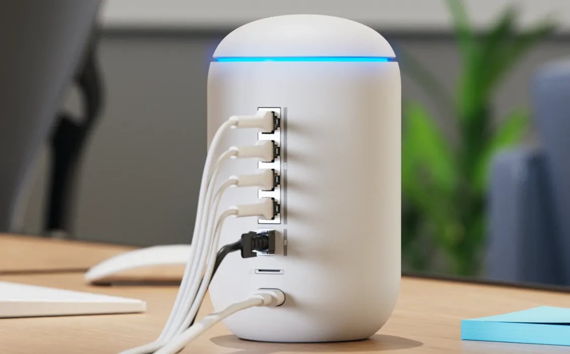 Ubiquiti UDR7-EU | Router Wi-Fi | Wi-Fi7, 4x 2.5GbE, 1x SFP+, microSD slot