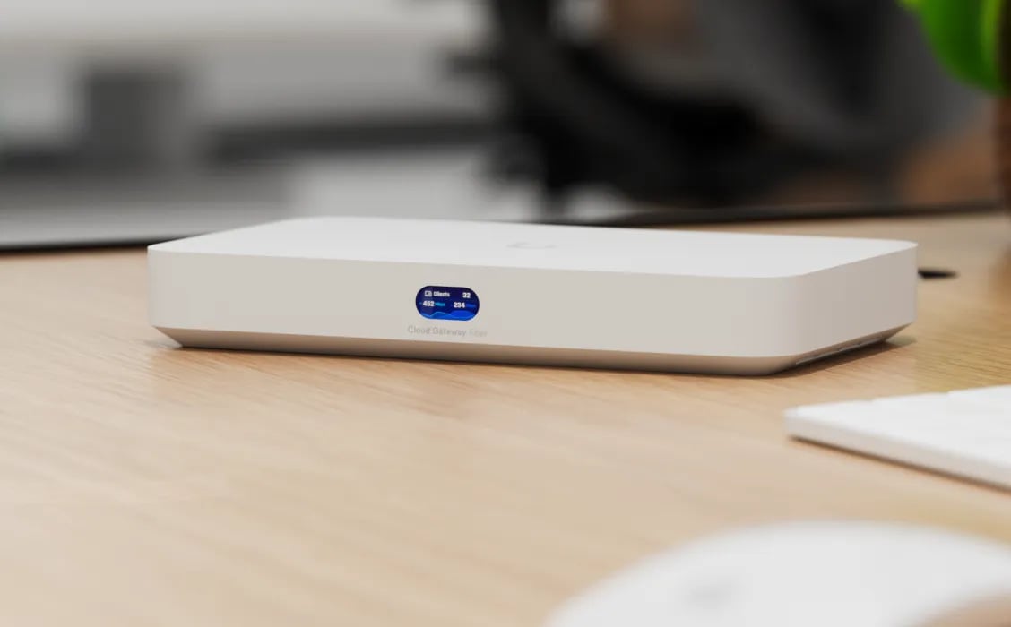 Ubiquiti UCG-Fiber | Kontroler | Switch/Cloud Gateway, 4x 2.5GbE RJ45, 2x SFP+