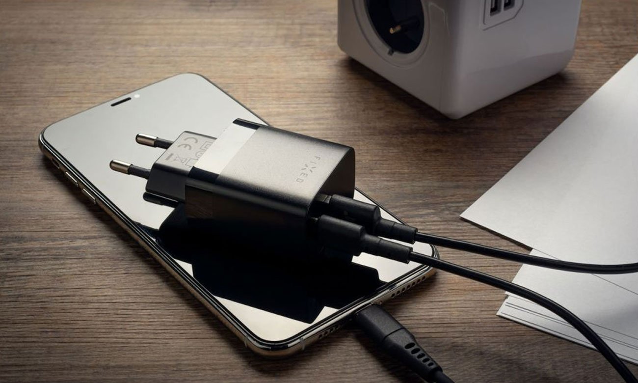 FIXED Ładowarka sieciowa 230W 1xUSB-A + kabel USB-C 1m biały