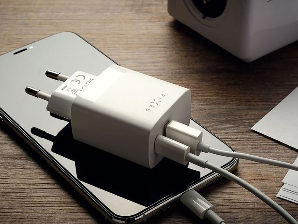 FIXED Ładowarka sieciowa 230W 1xUSB-A + kabel USB-C 1m biały