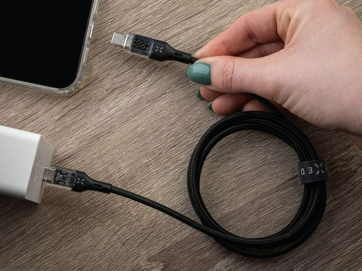 FIXED Kabel USB-C/USB-C z ekranem 2m PD 100W czarny