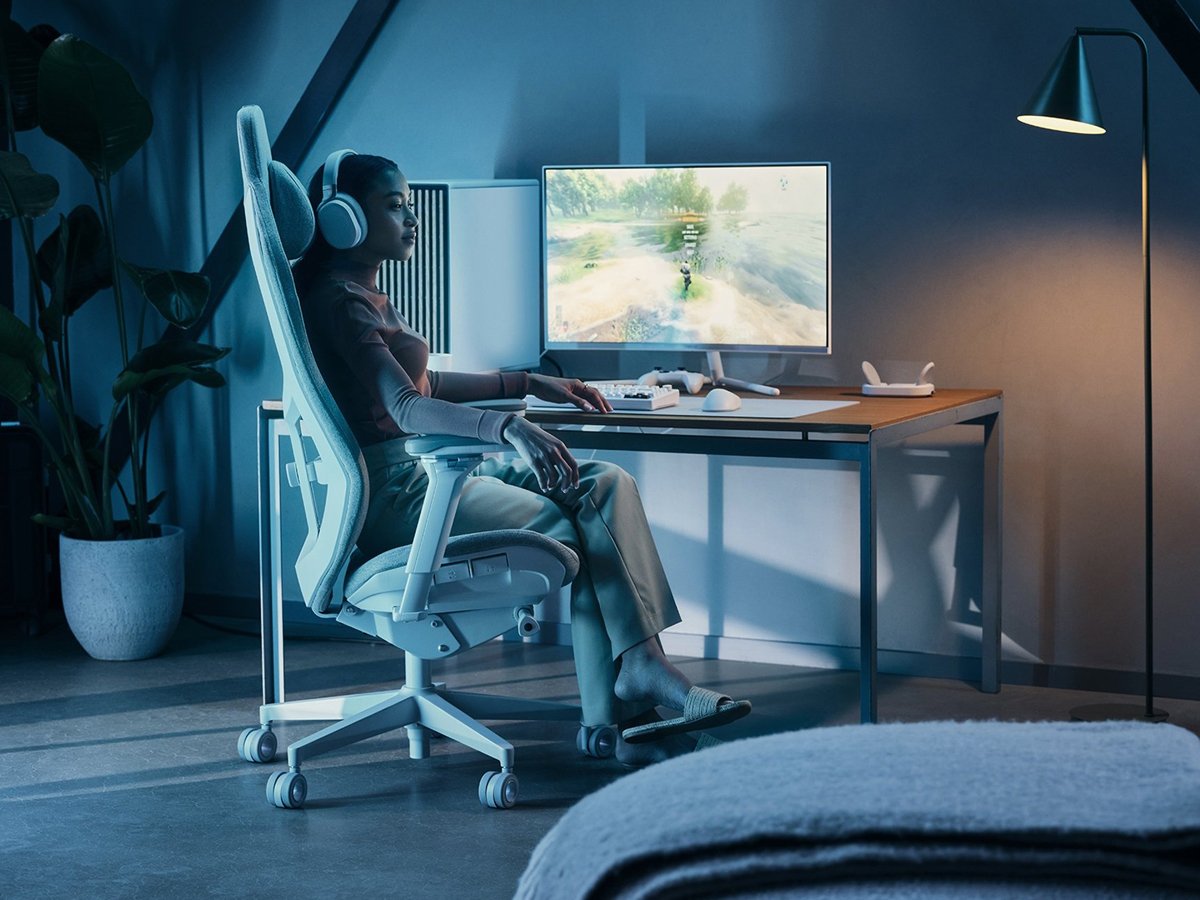 Fotel gamingowy Fractal Design Refine Mesh Light - Grafika lifestyle