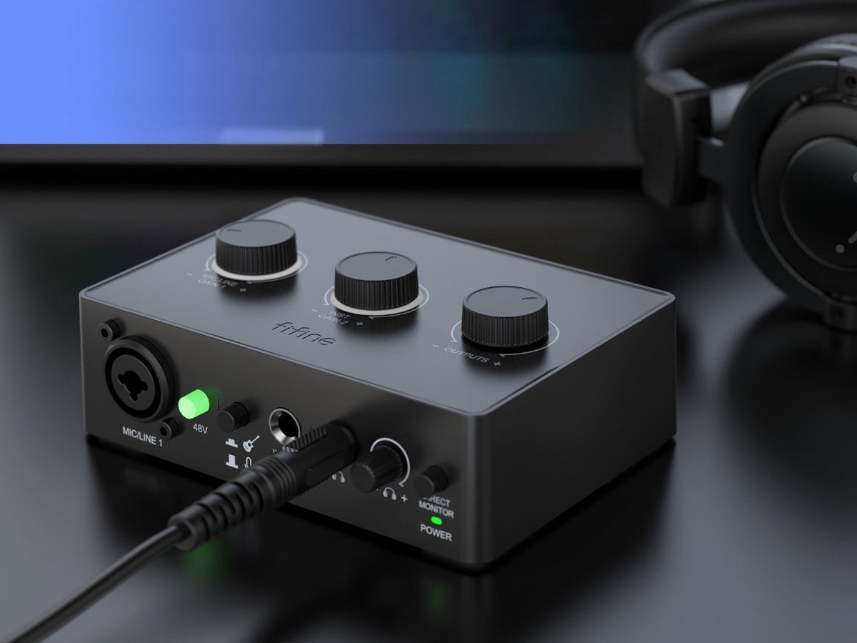 Interfejs audio XLR Phantom +48V Fifine AMPLI1 - Grafika lifestyle