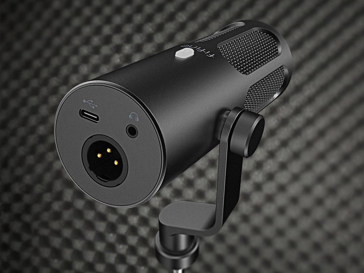Dynamiczny mikrofon Fifine TANK3 USB + XLR - Grafika lifestyle