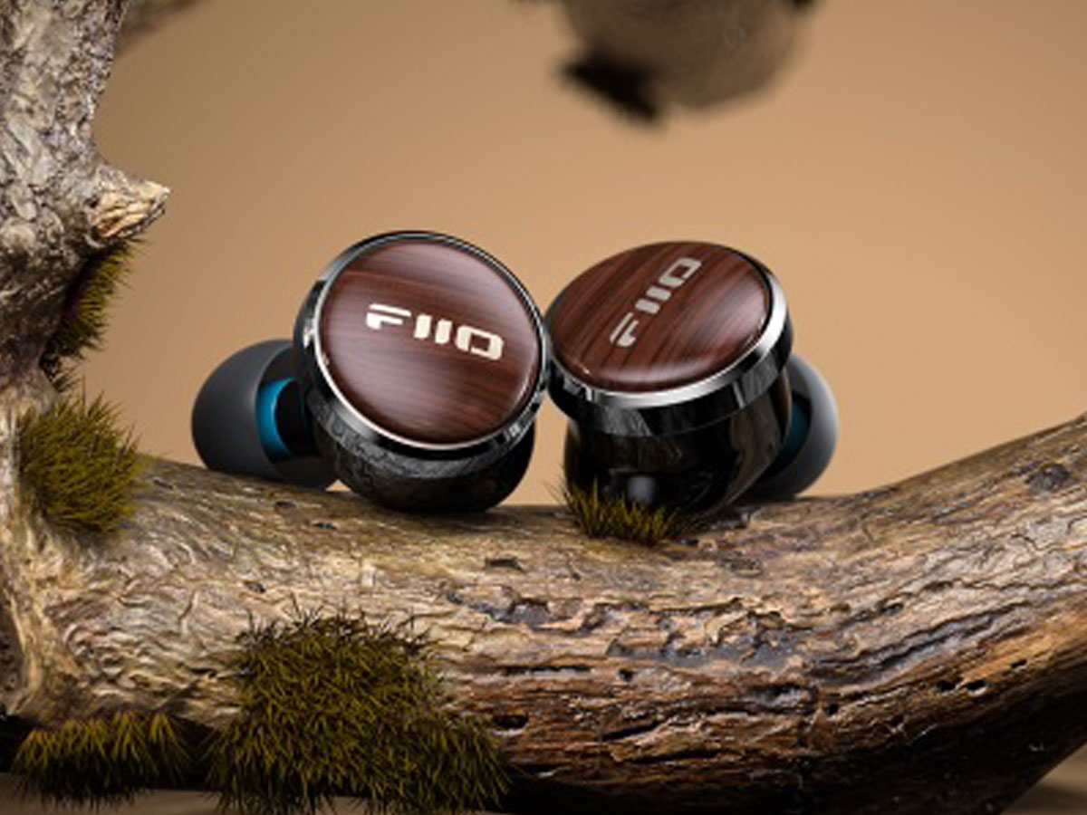Słuchawki dokanałowe FiiO FP3 Black Walnut - Grafika lifestyle