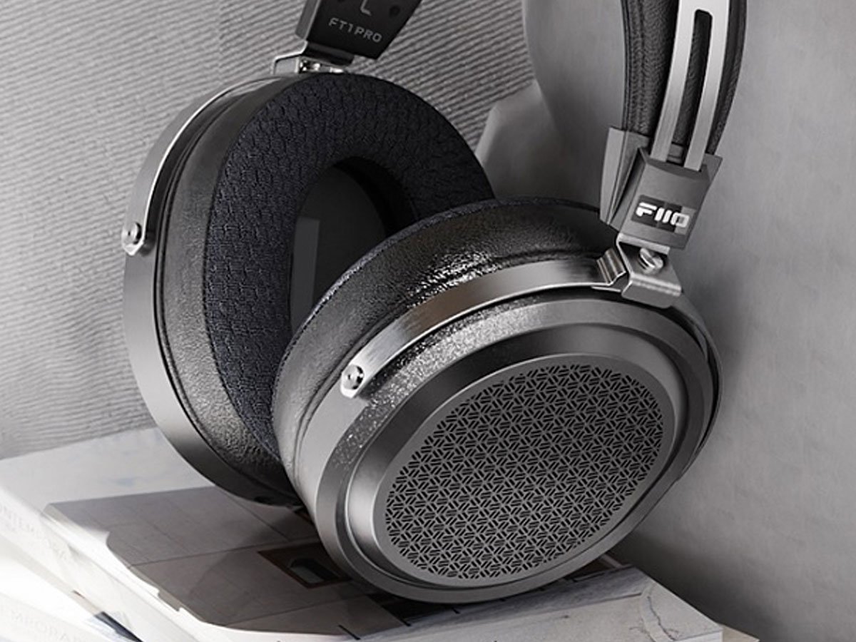 Słuchawki przewodowe FiiO FT1 Pro - Grafika lifestyle