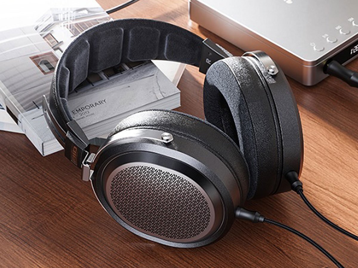 Słuchawki przewodowe FiiO FT1 Pro - Grafika lifestyle