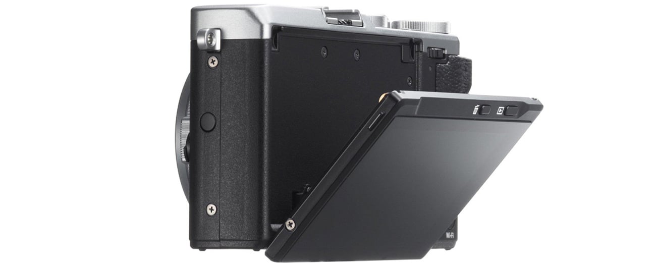 Aparat kompaktowy Fujifilm FinePix X70 uchylany ekran