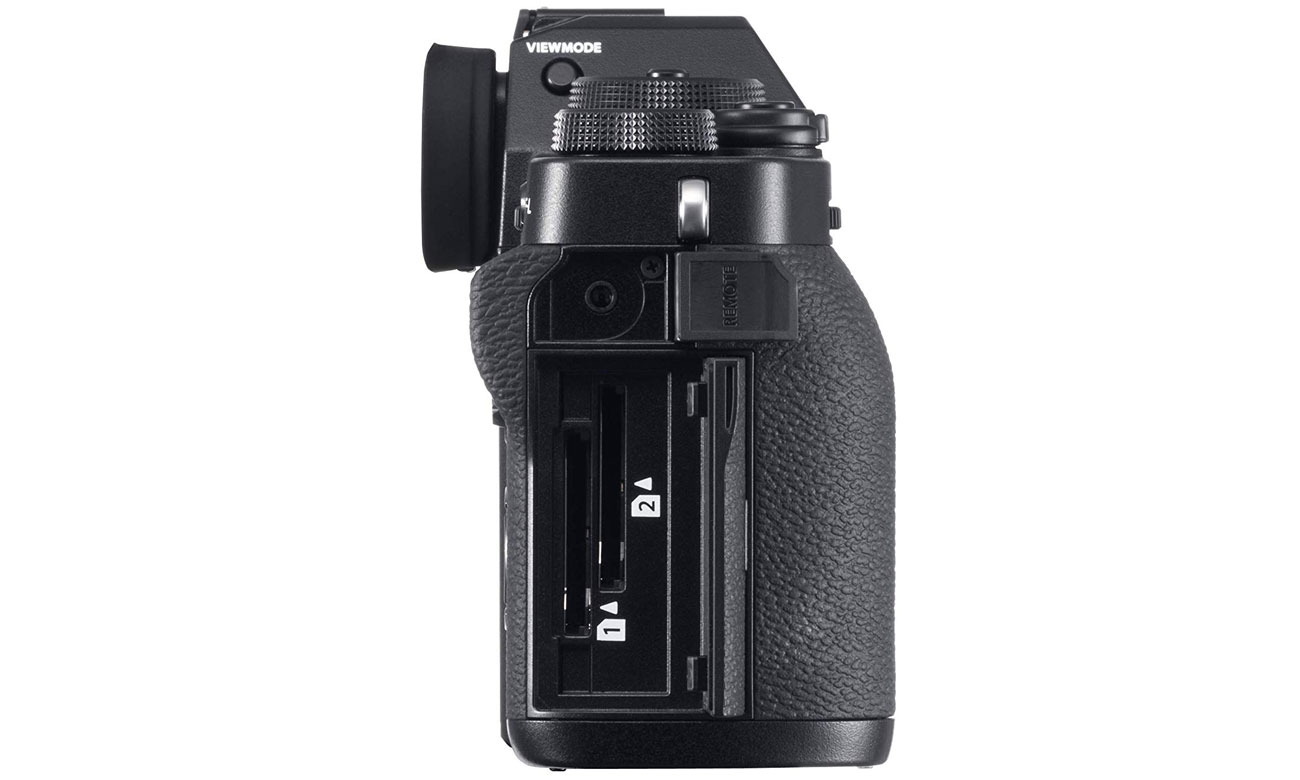 Fujifilm X T3 body widok z boku sloty
