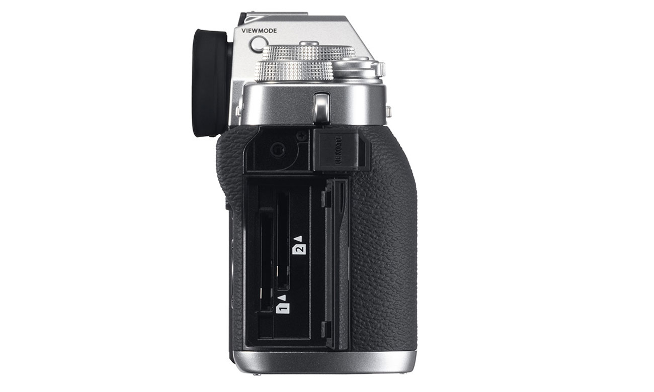 Fujifilm X T3 body widok z boku sloty