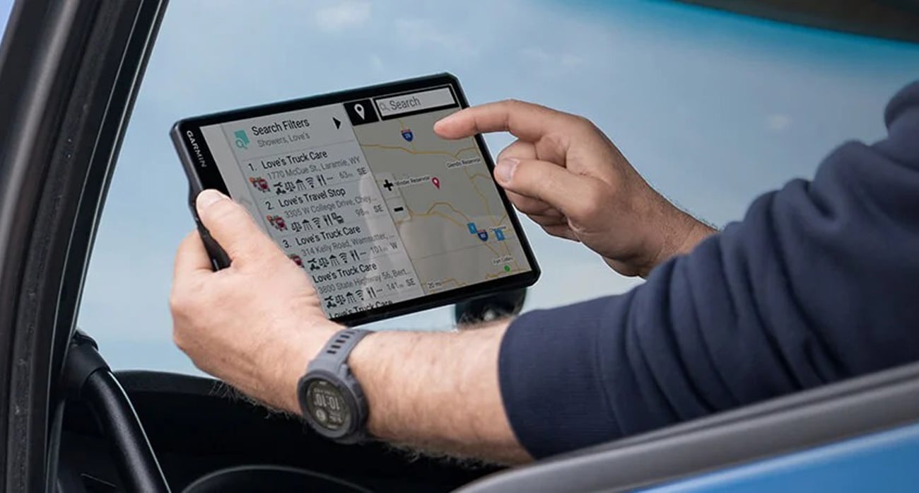 Nawigacja GPS Garmin Dezl LGV810 - Funkcje ułatwiające korzystanie i podróż
