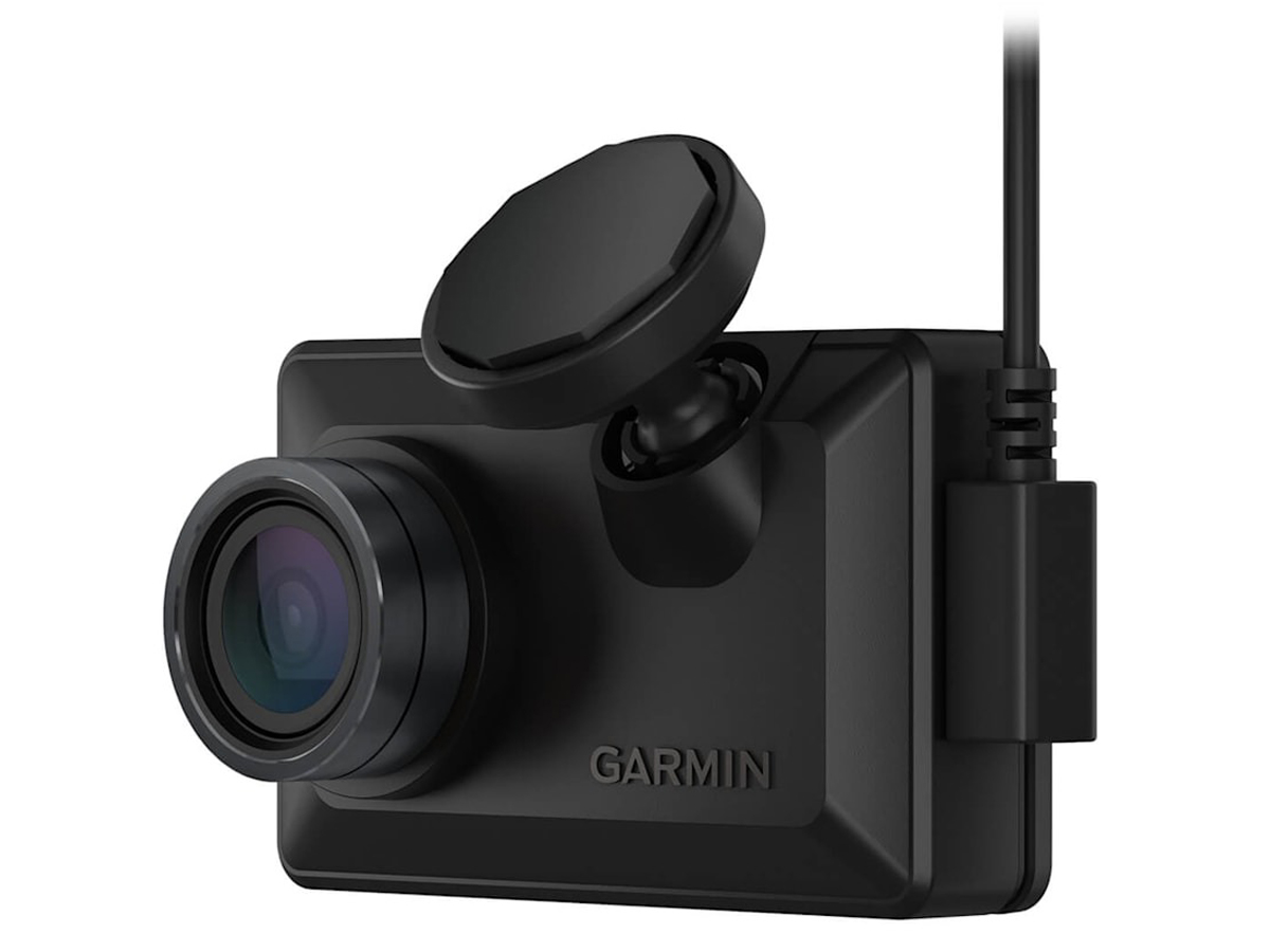 Wideorejestrator Garmin Dash Cam X210 - Widok od przodu pod kątem