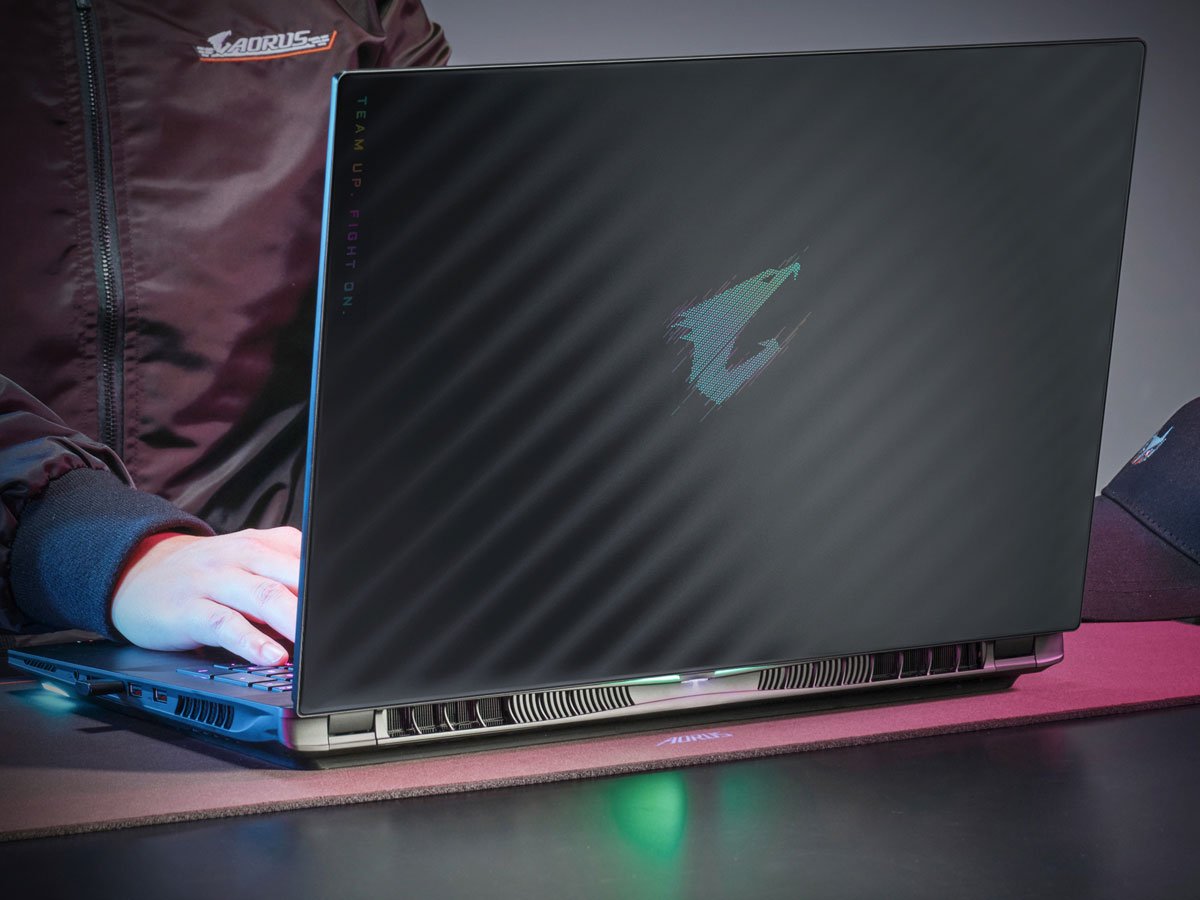 Gigabyte AORUS MASTER 18 wygląd