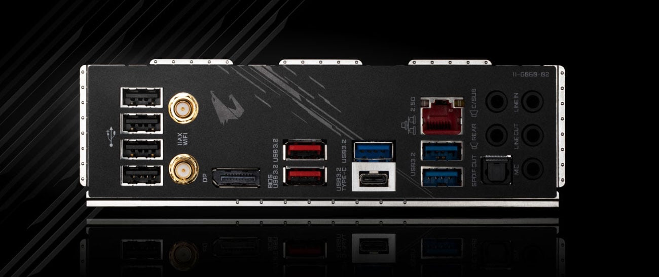 Gigabyte Z590 AORUS ELITE AX - Złącza
