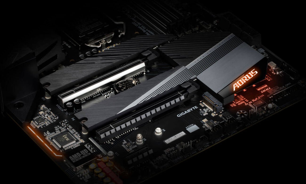 Gigabyte Z590 AORUS ELITE - Złącza M.2