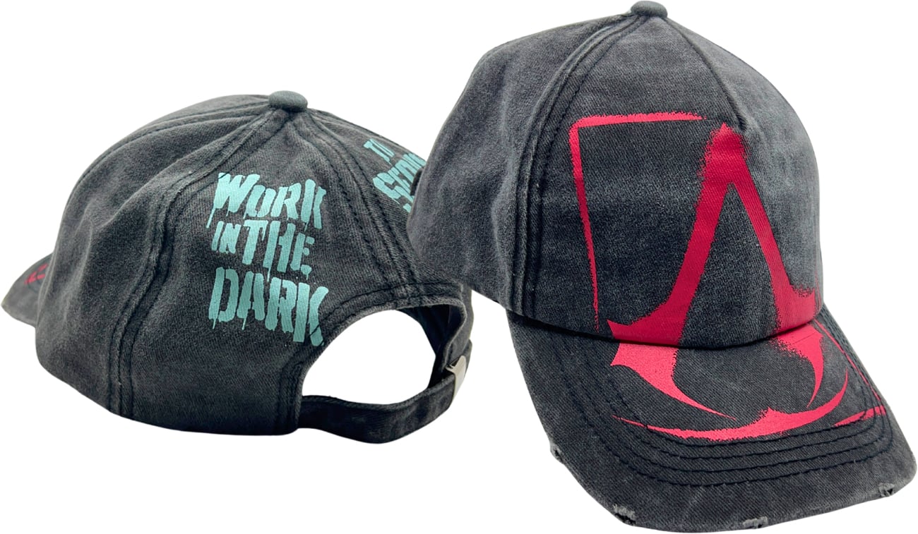 Czapka z daszkiem Assassin's Creed Legacy Baseball Cap - Widok od tyłu i przodu pod kątem