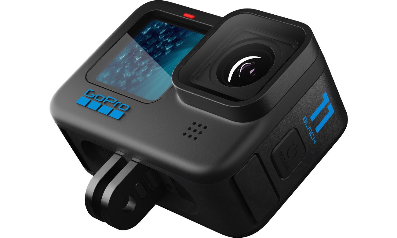 Спортивна камера GoPro HERO11 Black - вид спереду під кутом