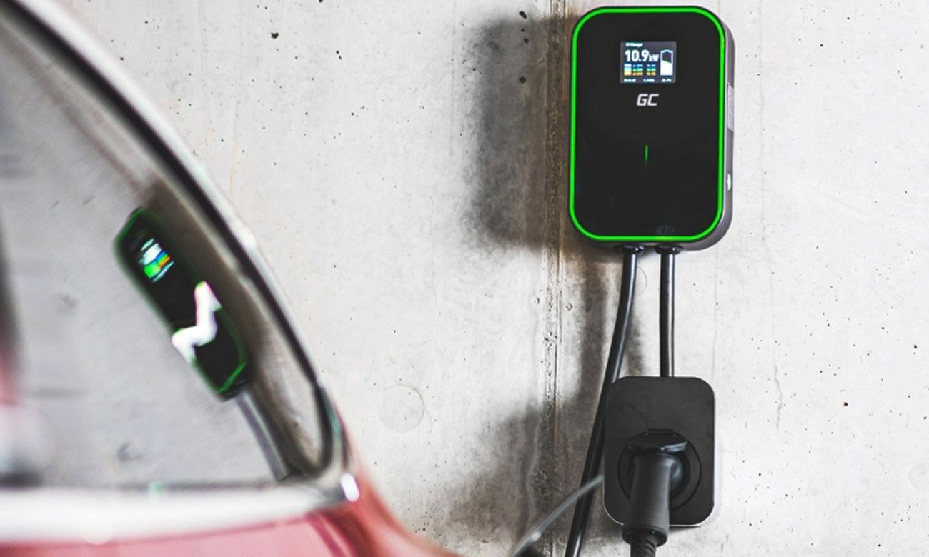 Ładowarka EV Green Cell 22kW RFID z gniazdem Type 2 na ścianie