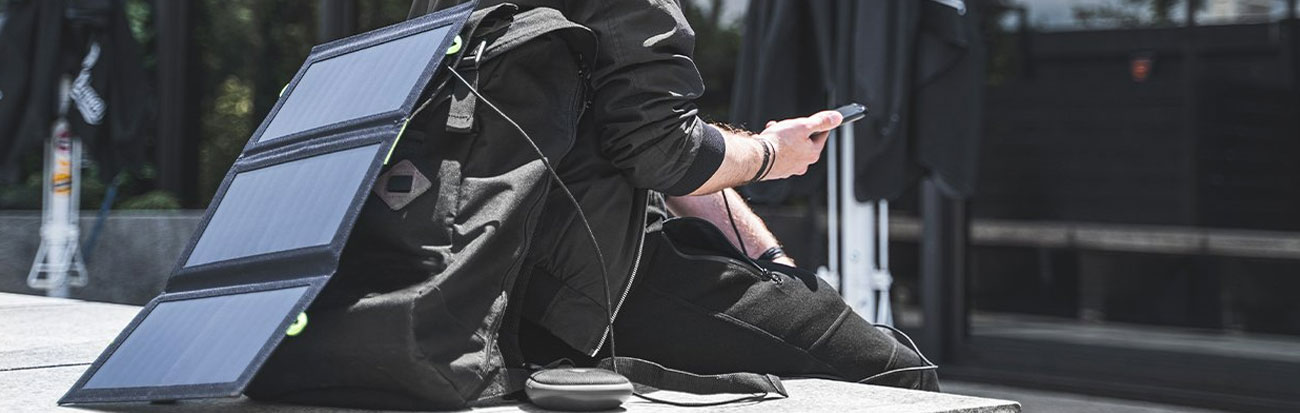 Ładowarka Green Cell SolarCharge na plecaku