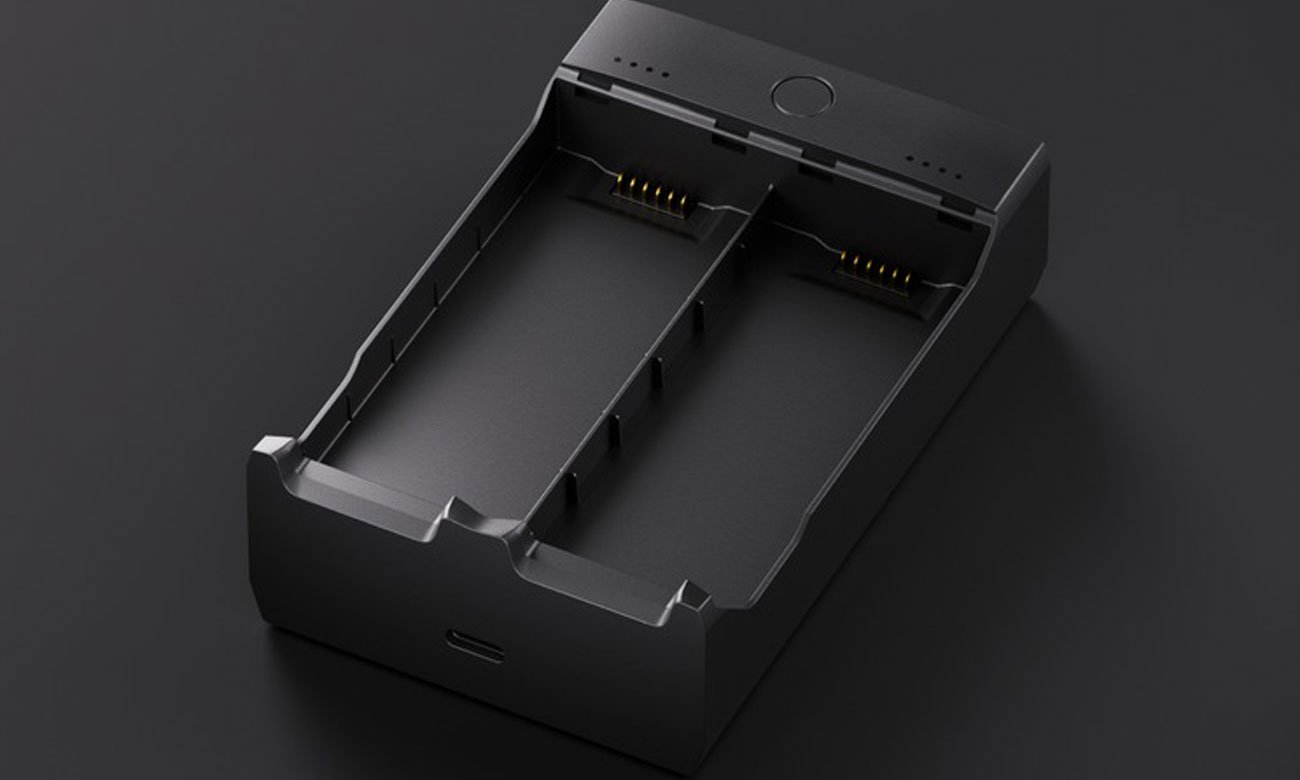 Ładowarka HOVERAir Charging Hub do dronów X1 PRO / PROMAX - Grafika lifestyle