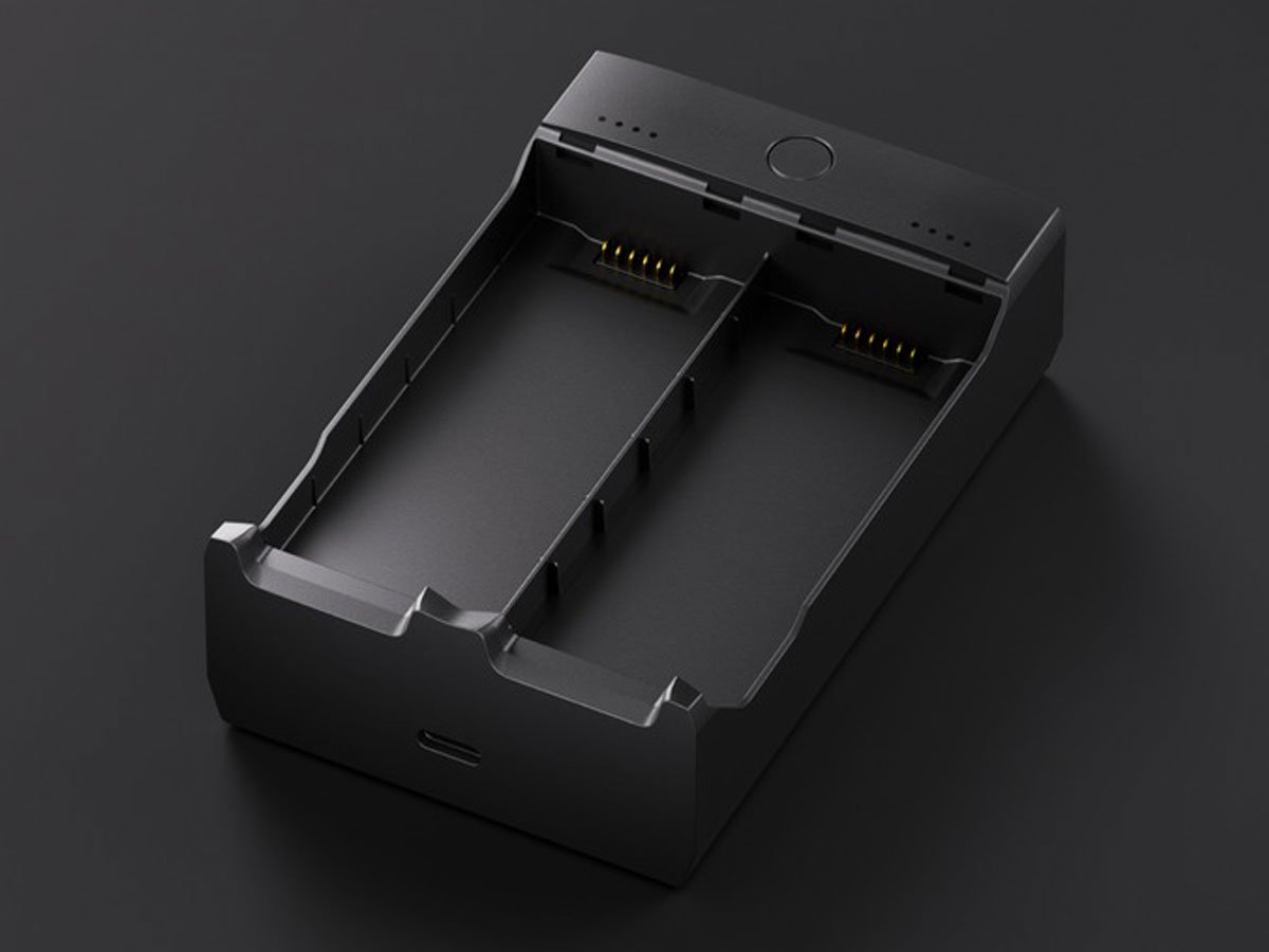 Ładowarka HOVERAir Charging Hub do dronów X1 PRO / PROMAX - Grafika lifestyle