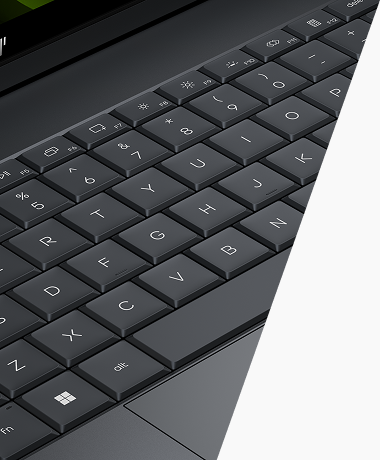 Zbliżenie na czarną klawiaturę laptopa HP OmniBook Ultra z widocznymi klawiszami i przyciskiem Windows.