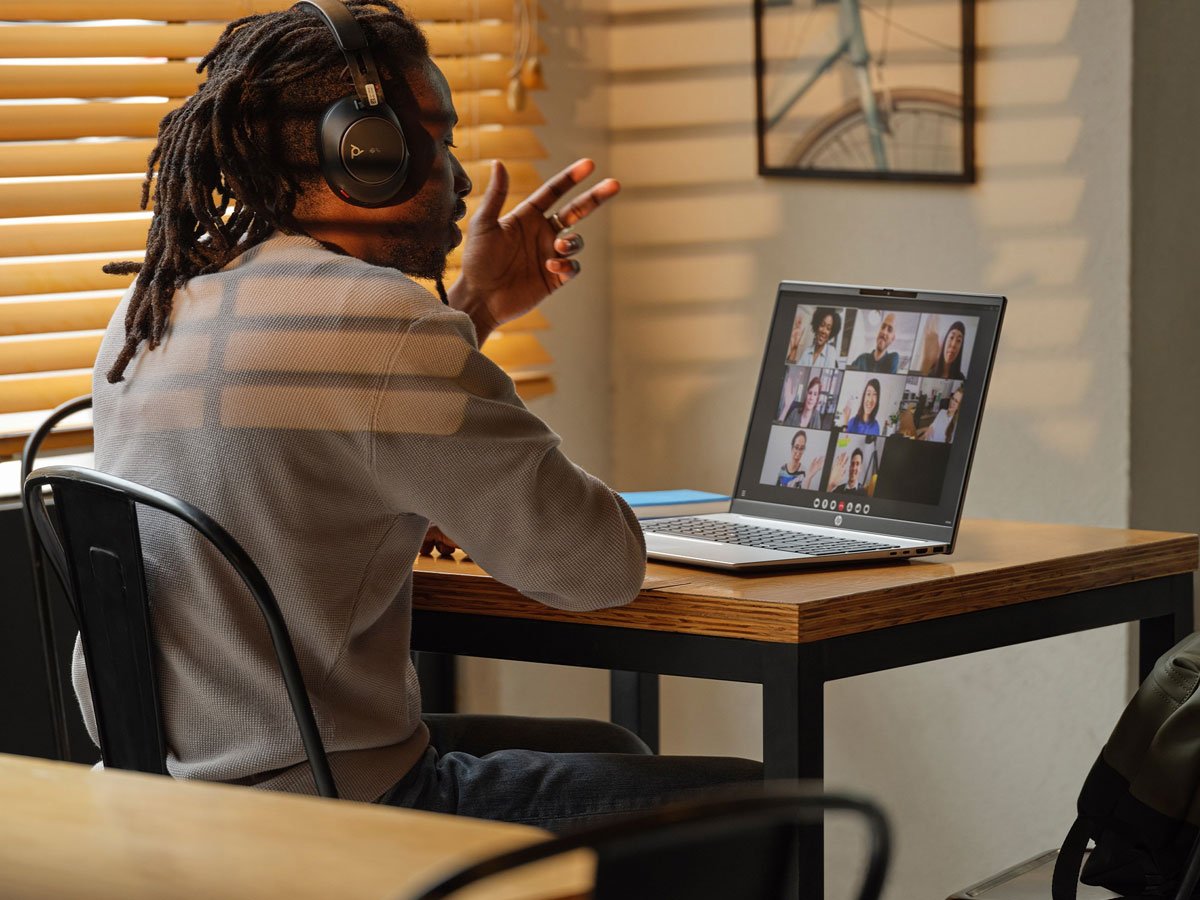 HP Pavilion 16 wideorozmowy