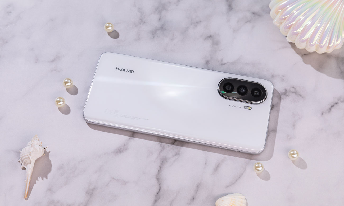 Huawei Nova Y70 trzy obiektywy