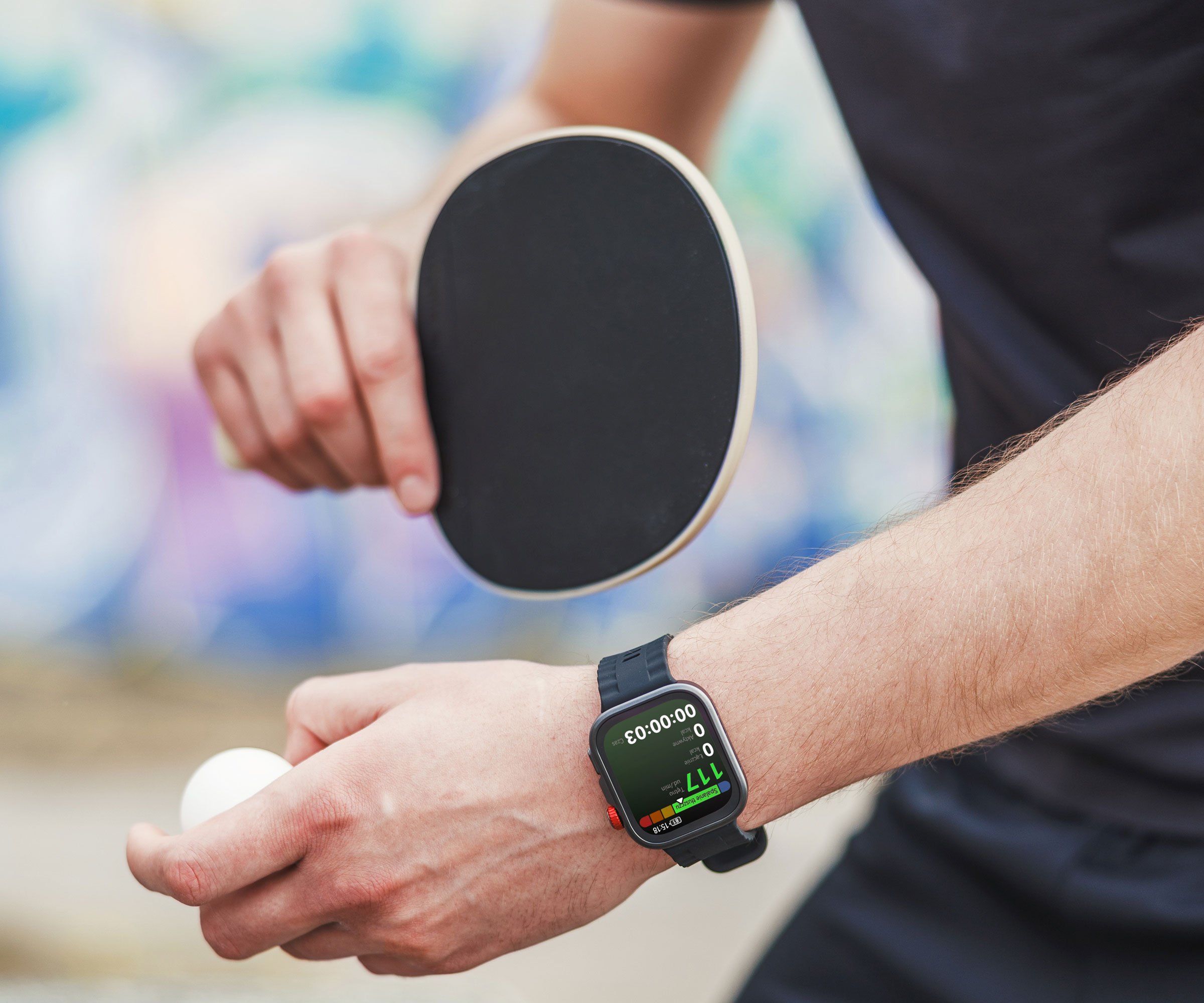 Huawei Watch Fit 4 Pro z rakietką do pingponga